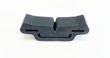 Charger l'image dans la galerie, Honda CB175K rear fuel tank rubber holder 17613-246-000 image 2