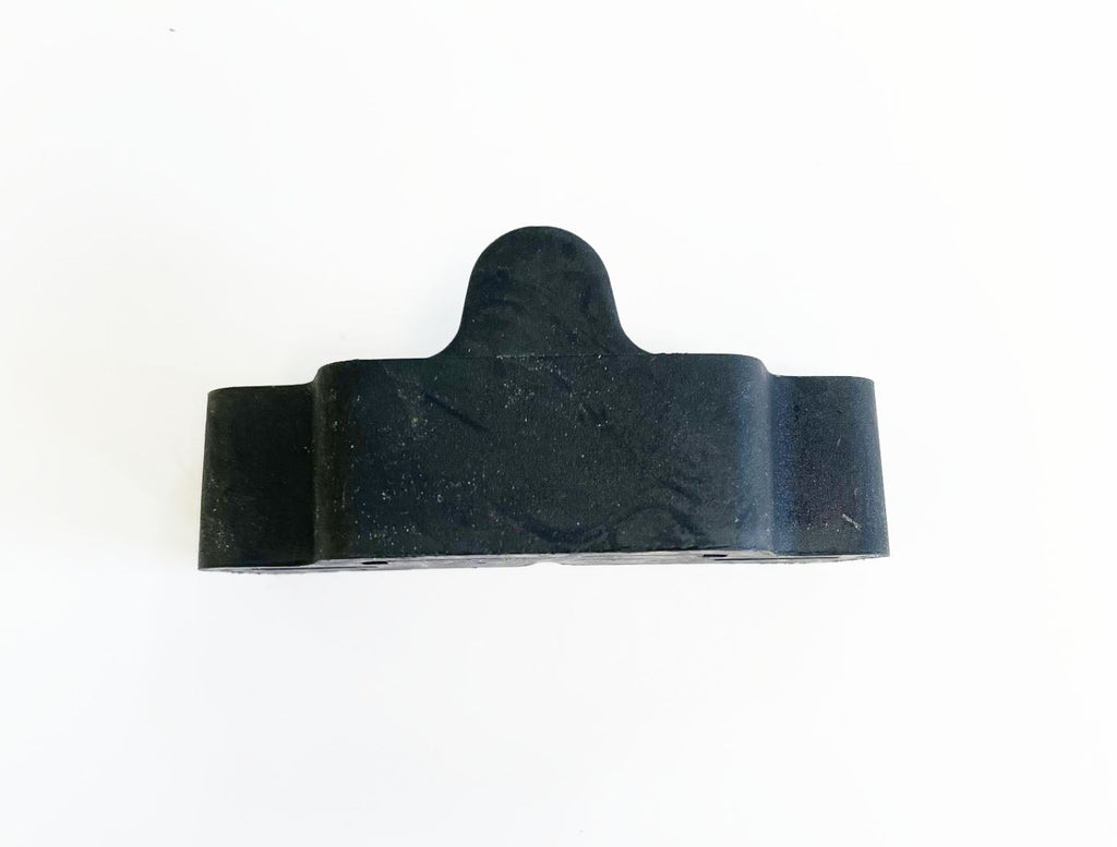 Honda CB175K rear fuel tank rubber holder 17613-246-000 image 3