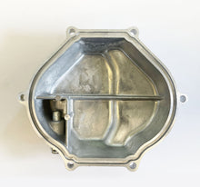 Charger l'image dans la galerie, Genuine Honda 12320-374-000 cylinder head breather cover for Honda CB550K CB550F