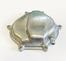 Charger l'image dans la galerie, Genuine Honda 12320-374-000 cylinder head breather cover for Honda CB550K CB550F