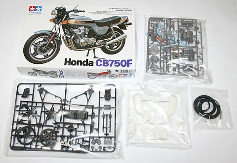 CB750F DOHC Tamiya Model Kit - VintageCB750