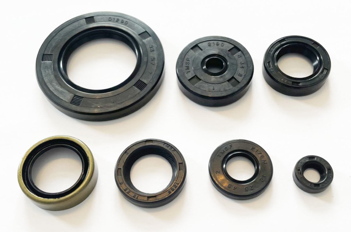 Honda CB450 CL450 CB500T engine oil seal kit with 7 seals 91202-283-013